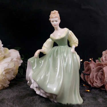 Royal Doulton Fair Lady Good Porcelain 1962 Figurine- HN2193  Mint Green Dress 0