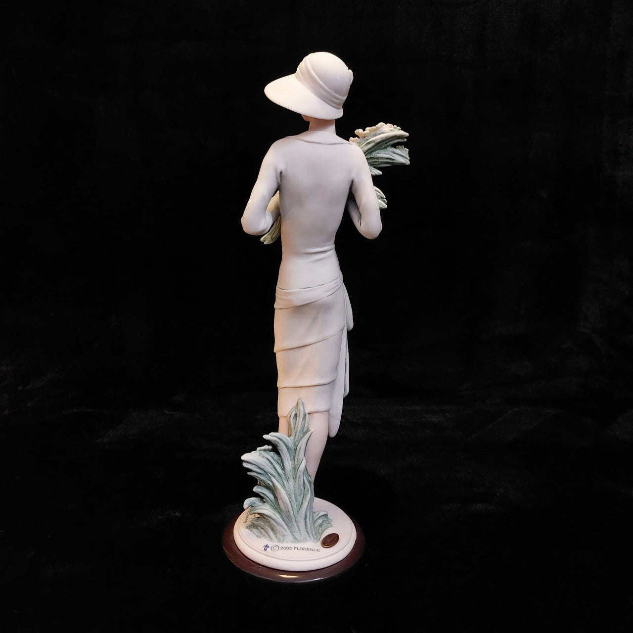Florence Armani Marguerite Figurine – 1731F Lady With Daisies, Box Mint 12