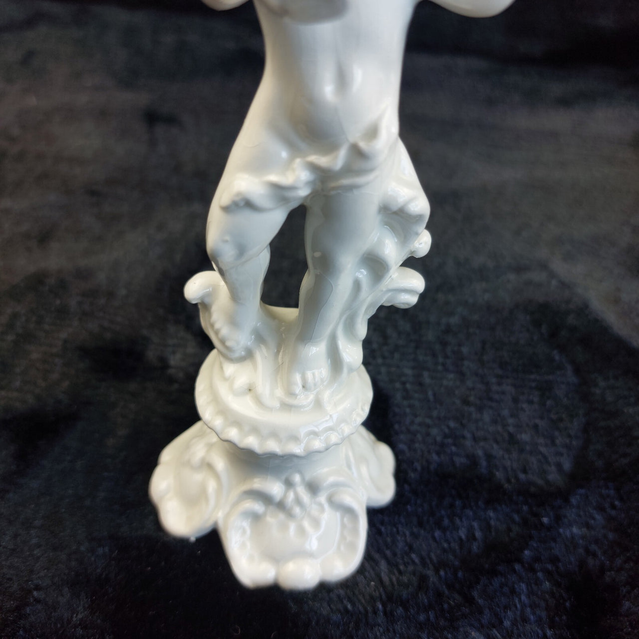 Antique Italy Cherub Figurines Pair 6.5in Porcelain White Trumpet Flowers Damage14