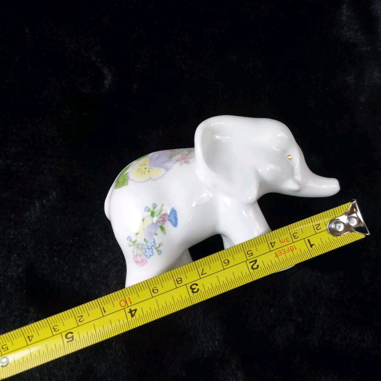 Wild Aynsley Tudor porcelain Elephant Figurine Vase & Trinket Dish Set of 36