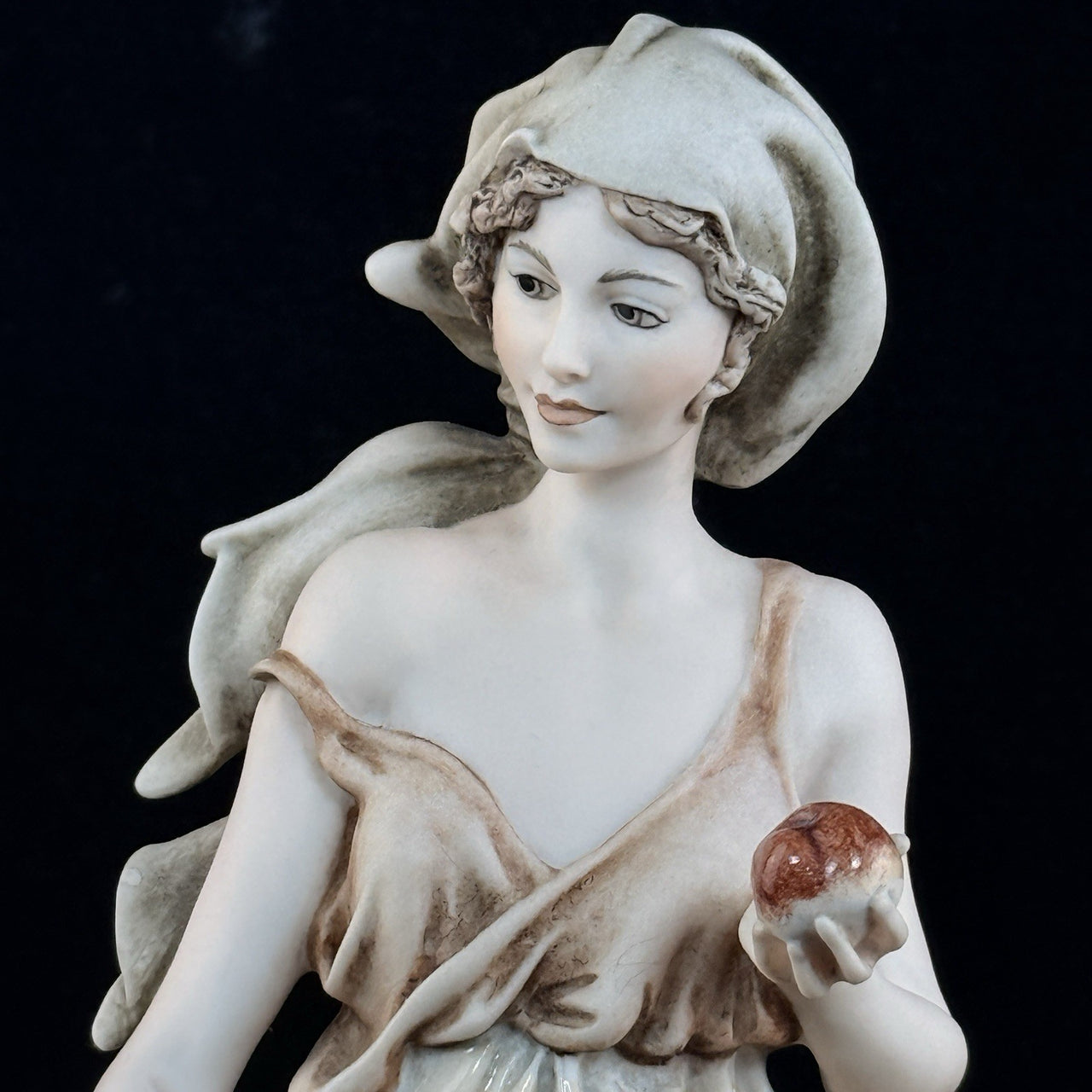 Giuseppe Armani Florence Fresh Fruits Lady Figurine 14” Italy Home Decor 1987 .5