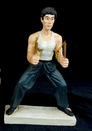KLF Martial Arts Figurine Bruce Lee Style  9” Nunchucks Vintage Look Display dec0