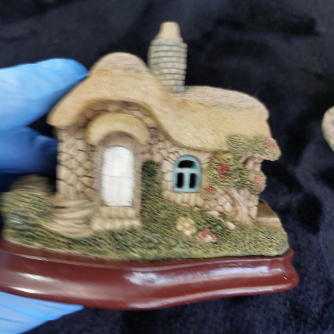 Liliput Lane Lot ×2 And a Cottage Lamp ( not tested)16