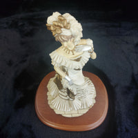 Thumbnail for Leonardo Promenade Collection British Lady Figure 1991 Vintage Resin Ornamnt 10