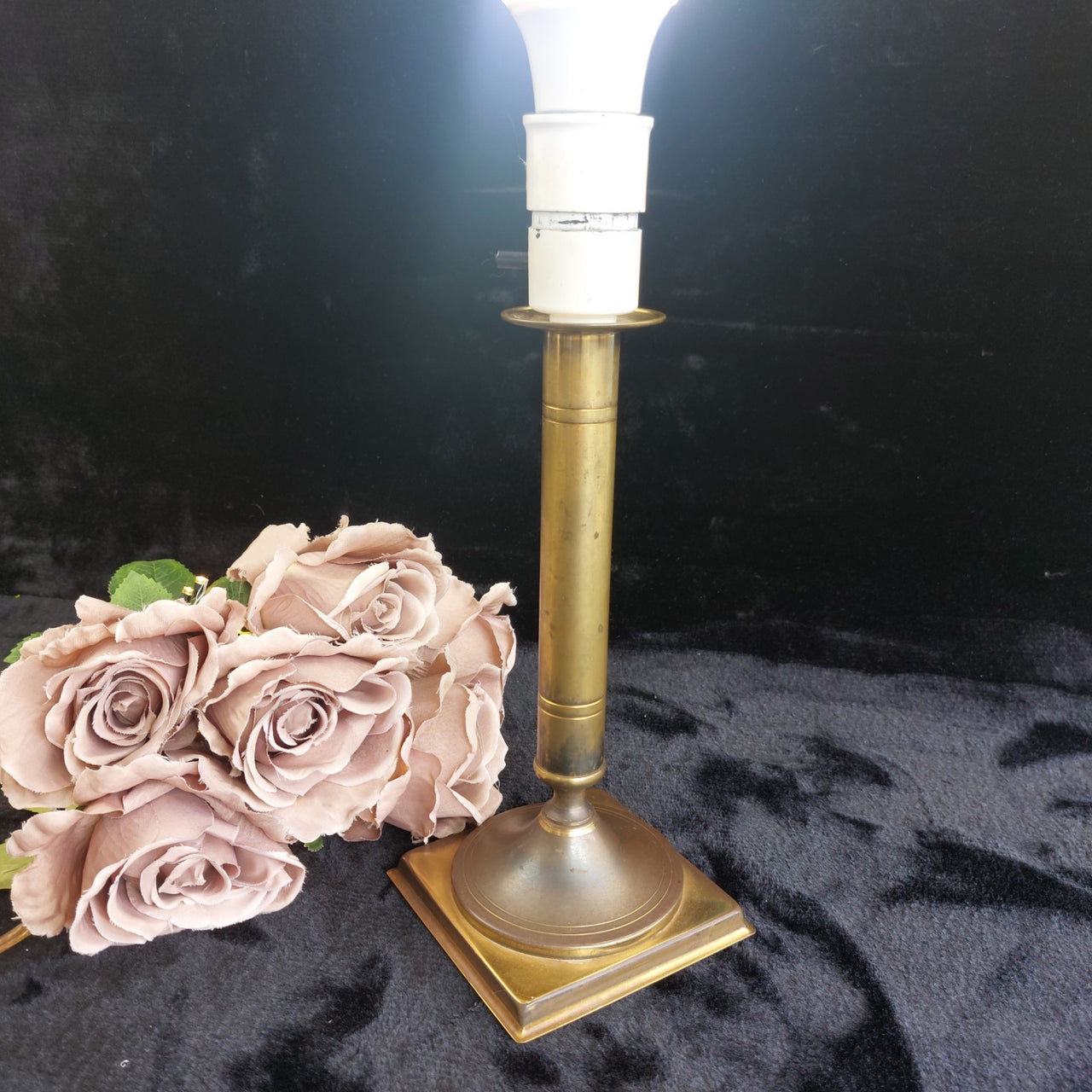 Vintage Brass Lamp Table Patina EU Plug 915gr Classic 12" Tall antique style dec2