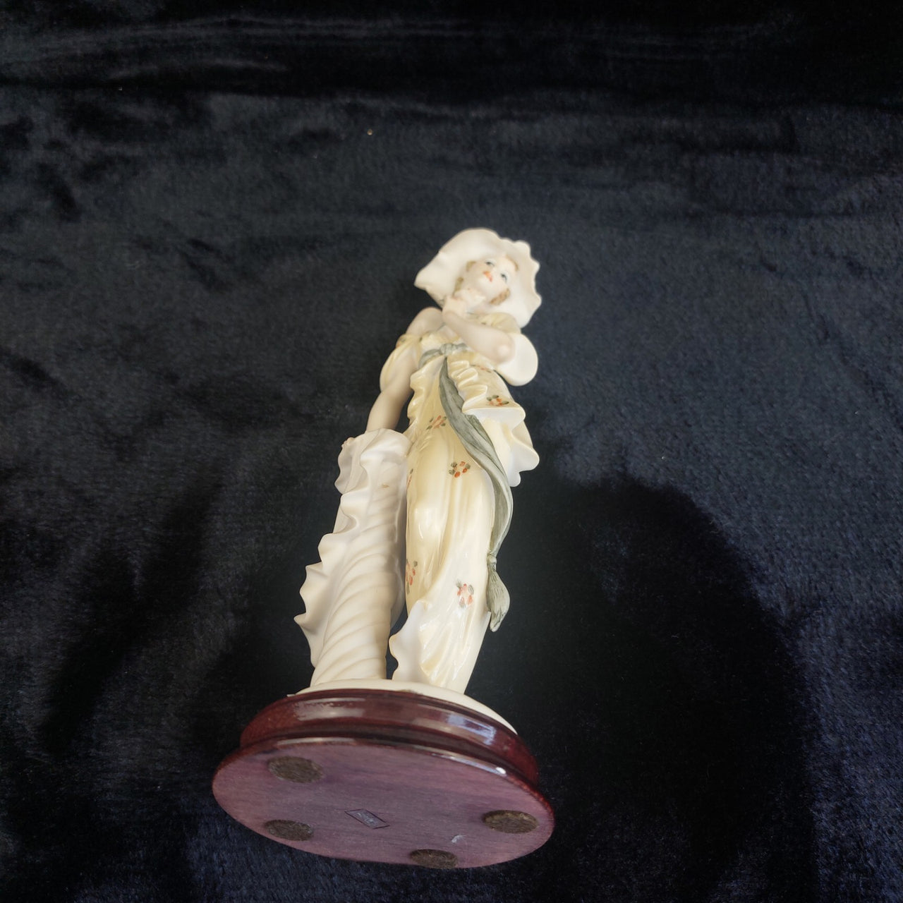 Rare Giuseppe Armani lady Figurine 1993 Florence Lady Hat Rose Signed 9.5" decor13