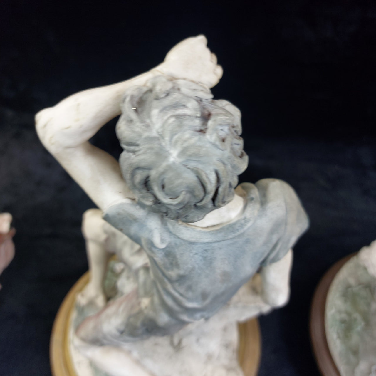 Giuseppe Figurine Armani Couple repaired Flower & Arm Rustic 30cm Resin Italian.16