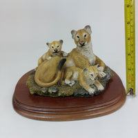 Thumbnail for The Leonardo Collection Figurine  “Lioness and Cubs” (1993) - 5