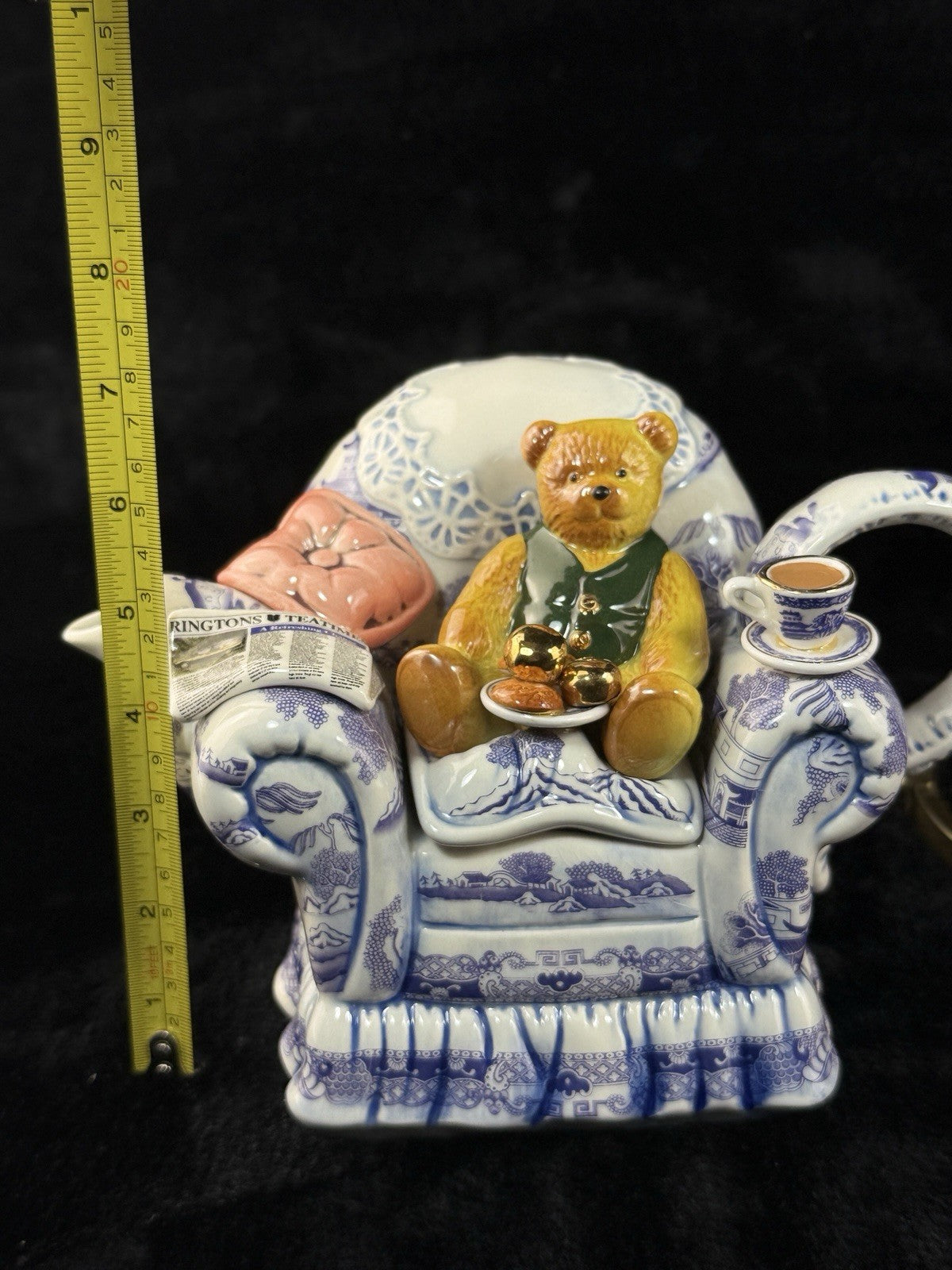 Ringtons Cardew Teatime Teapot Bear Armchair Blue Willow Design 5270/750011