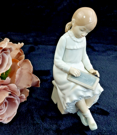 Nao by Lladro Girl Figurine Reading 8 School Slate repaired bookcase decor kids0