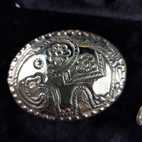 Thumbnail for Vintage Silver-Plated Vanity Set gift– Round Ornate Etched Box & Hand Mirror10