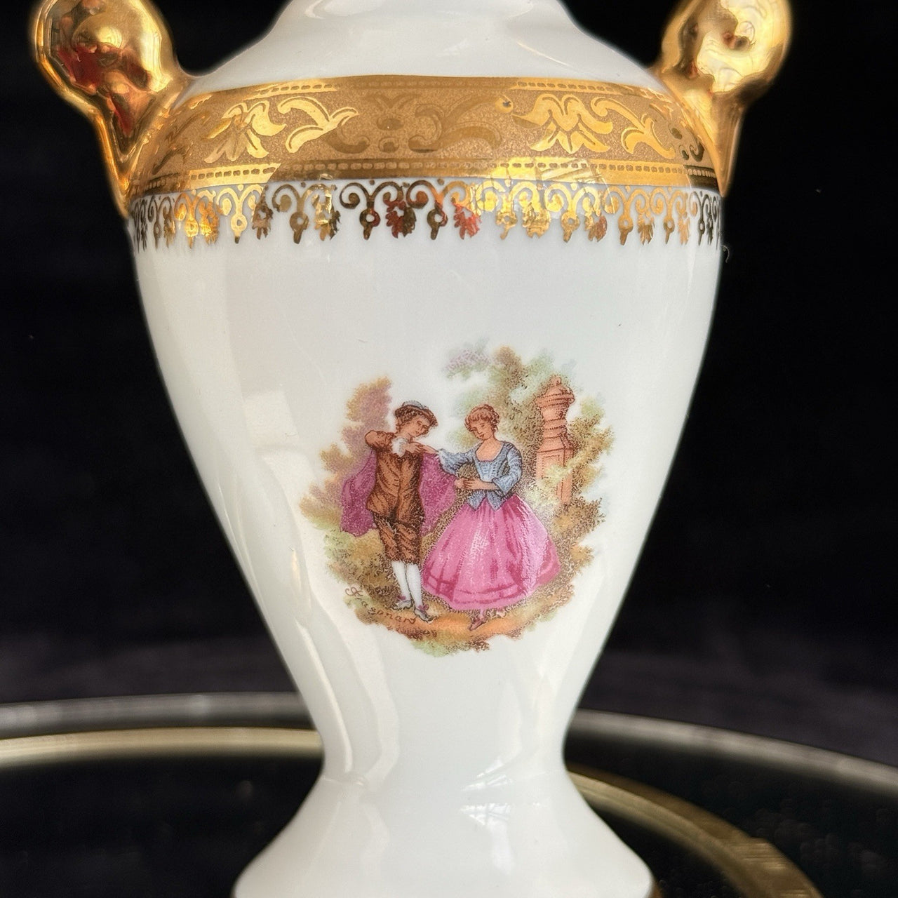 Pair of La Reine Limoges Porcelain Vases Gold Gilt Romantic Courting Couple18