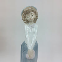 Thumbnail for Nao by Lladro Porcelain Figurine DAISA Lady Elegant in Blue with Hat decor9