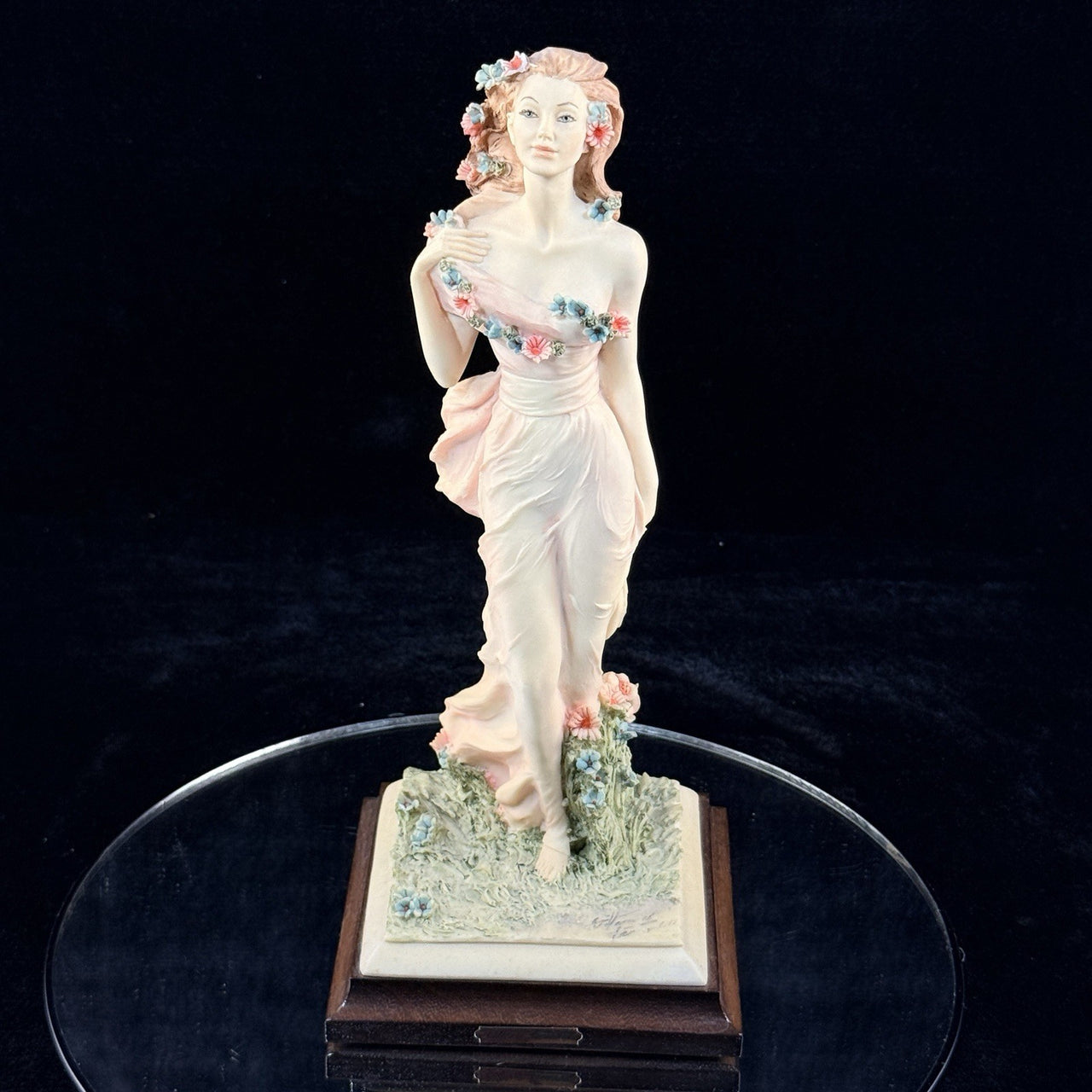 Vittorio Tessaro A.D.L. Italian Beautiful Lady Figurine Italy Home Decor 19914