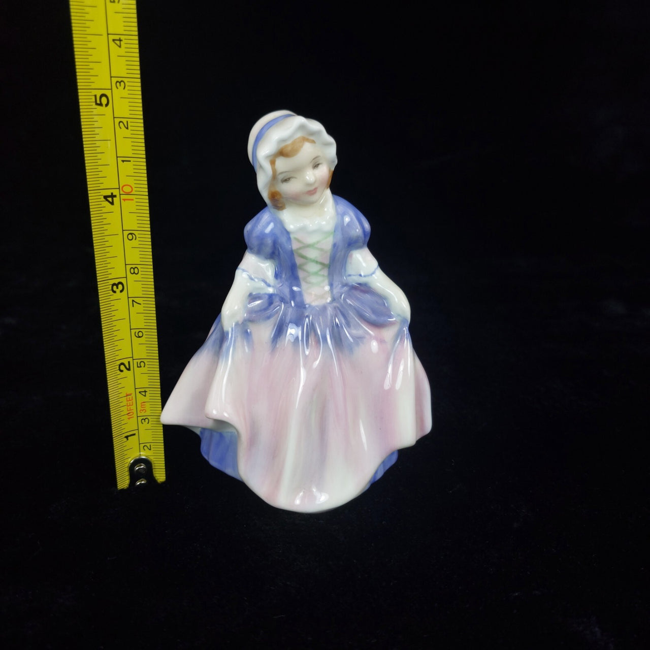 Royal Dinky Doulton Do Figurine Good HN1678 1935 Bone China Hand Painted 5"4