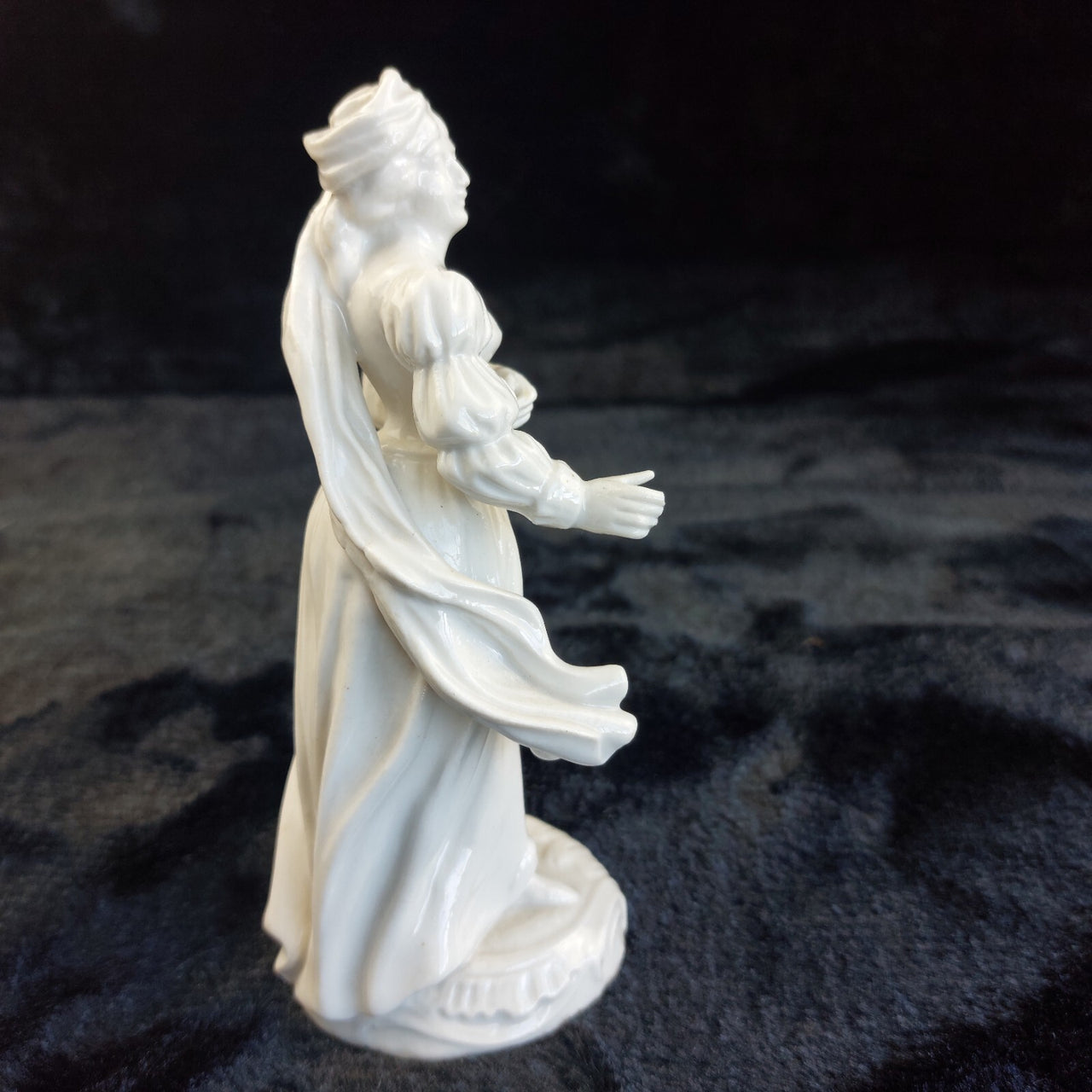 Antique Porcelain Figurines Pair Woman Man Medieval Style 6in Glazed damaged4