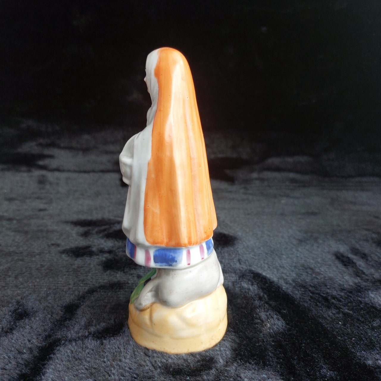Staffordshire Figurine Girl Painted White Cloak Orange Back 6" Antique Porcelain2