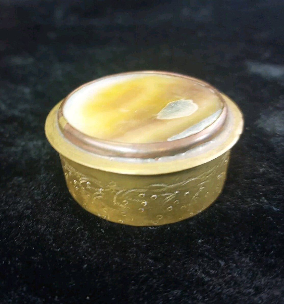 Vintage Brass & Agate Pill Box/Trinket – HandEngraved   Aged Patina0