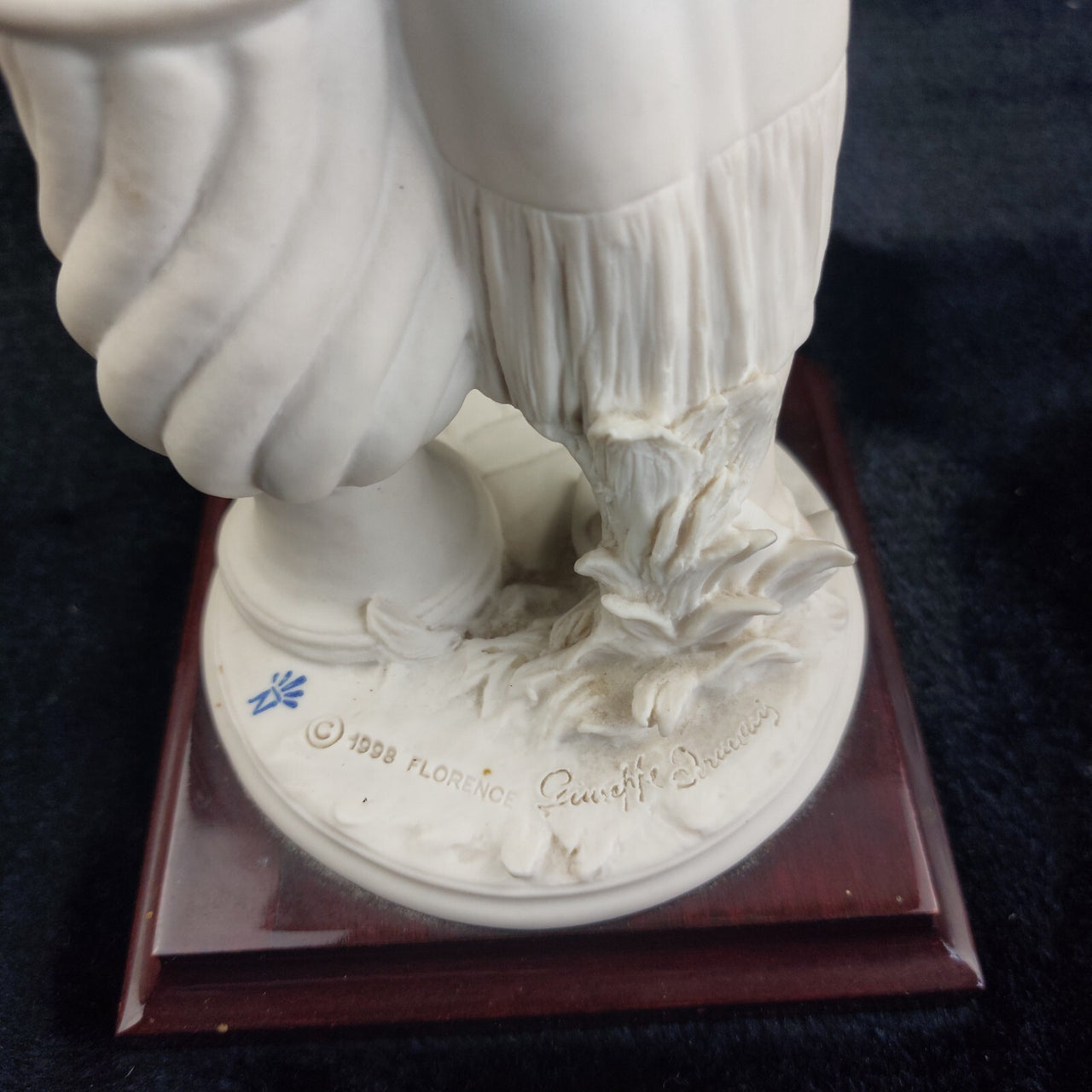 Florence Giuseppe Armani 1998 Lady 14"Figurine Madelaine Good  Sculpture Italy.12
