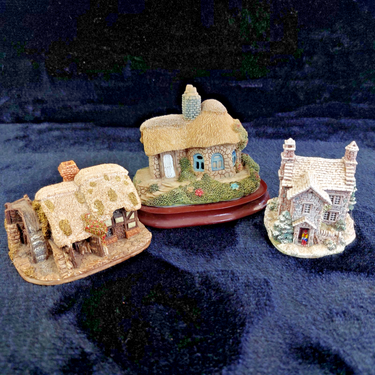 Liliput Lane Lot ×2 And a Cottage Lamp ( not tested)0
