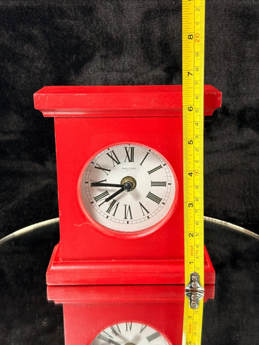 Mayfair & Co Red Mantel Clock Quartz Roman Numerals Retro Shelf Clock 20cm Batte1