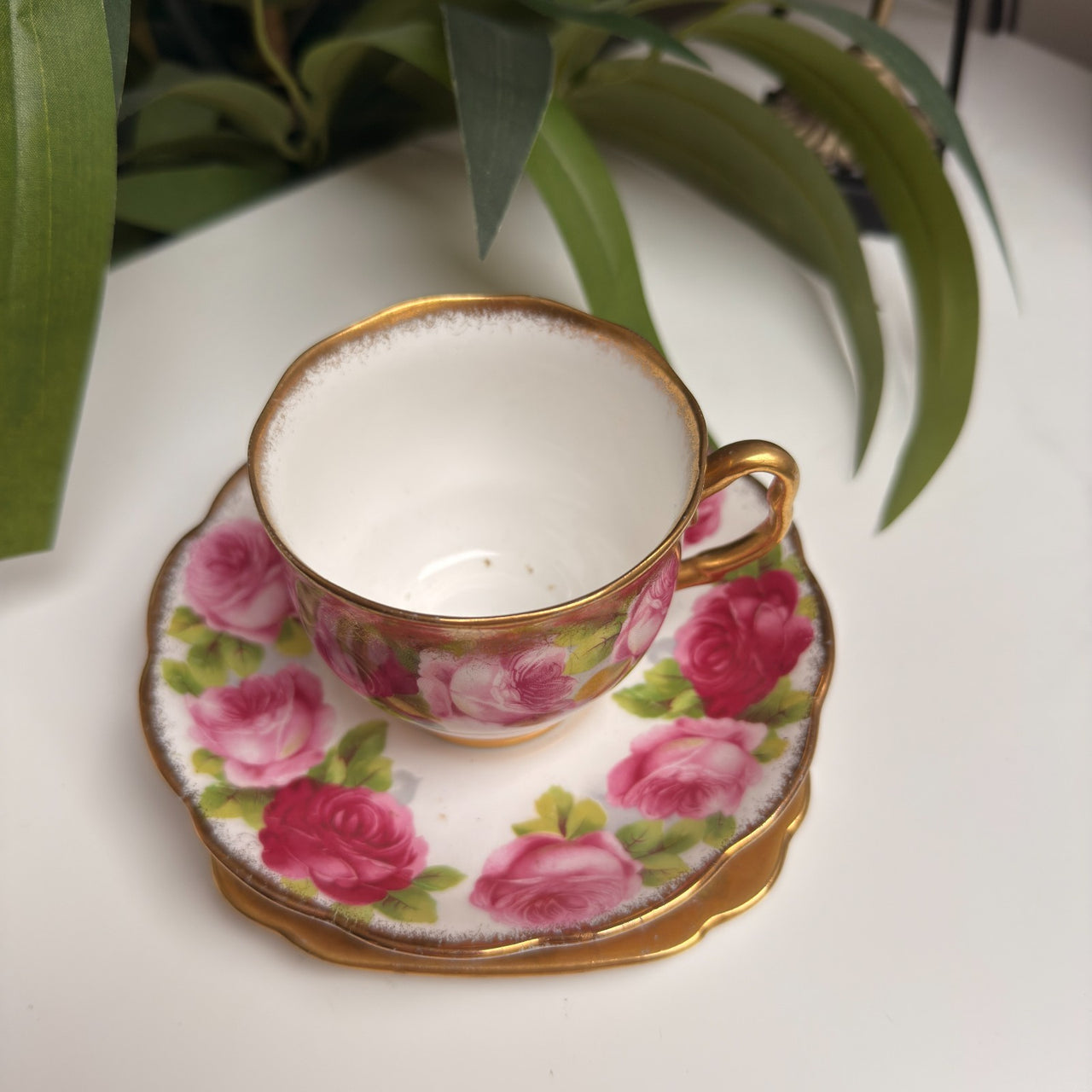Royal Albert Old English Rose Trio Set Cup Saucer Plate Pink Red Floral Gilded.17