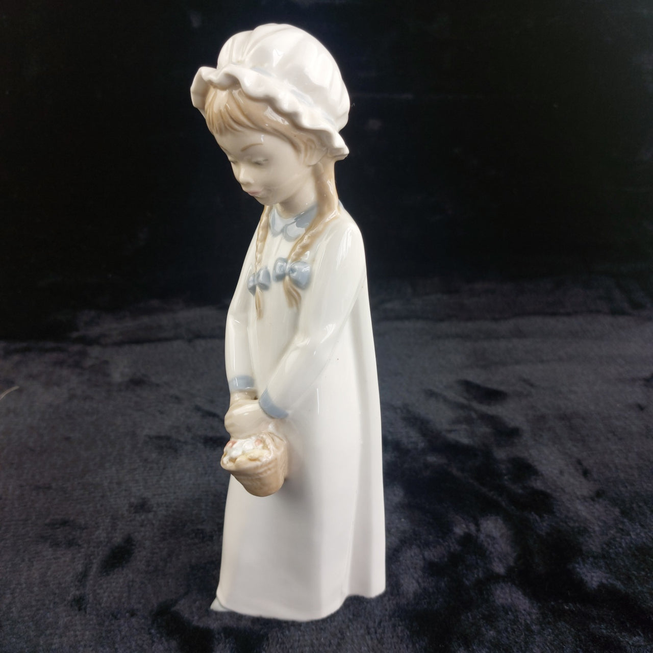Nao Lladro by Girl Figurine Handmade Basket Flowers Glazed 10in bookcase decor7