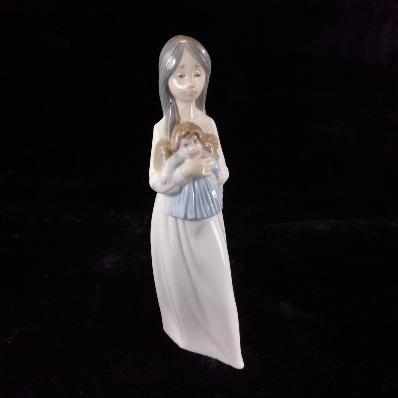 Elegant NAO by Lladró Figurine - 'Girl with Doll' (1990) bookcase figure Spain1
