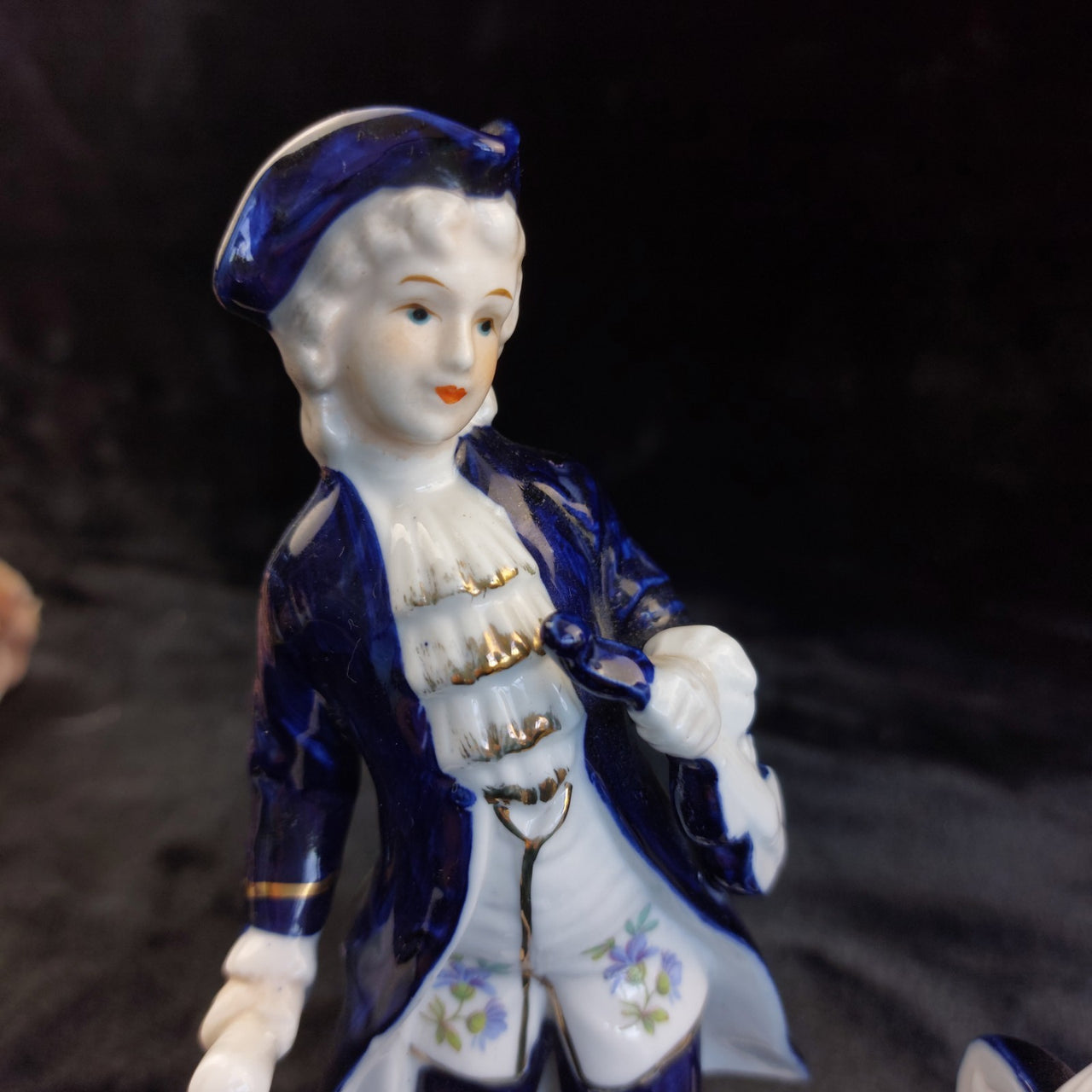 Style Dresden Figurine Pair 8.5" Blue White Gold Trim Chipped Porcelain musicia3