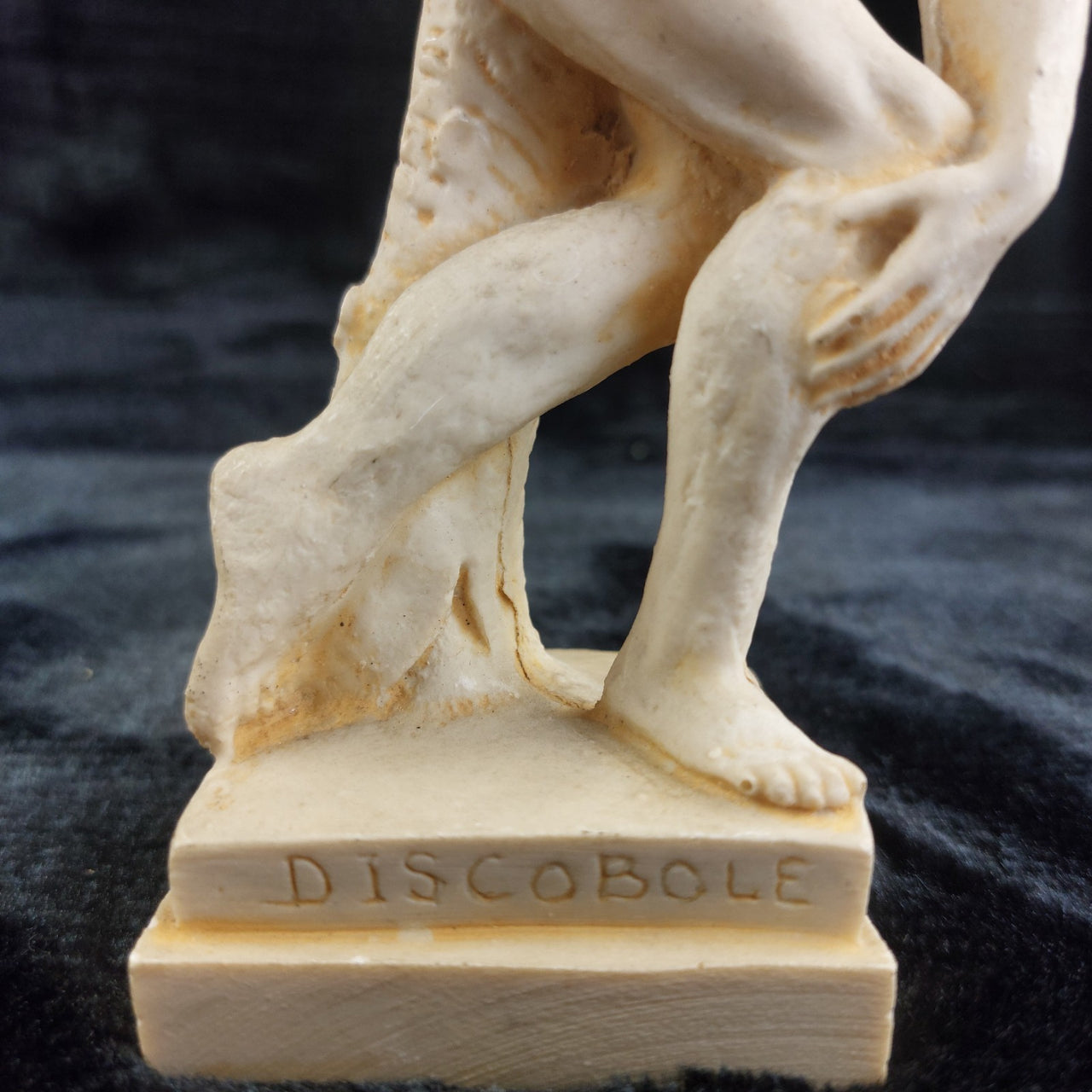 Greek Discobolus Thrower Discus Statue Made in Greece – 7in Resin Figure 347g.7