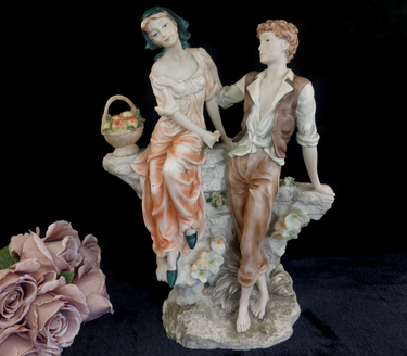 Anina ( La Anna) Collection Italian Alabaster –Couple in Love Figurine 15