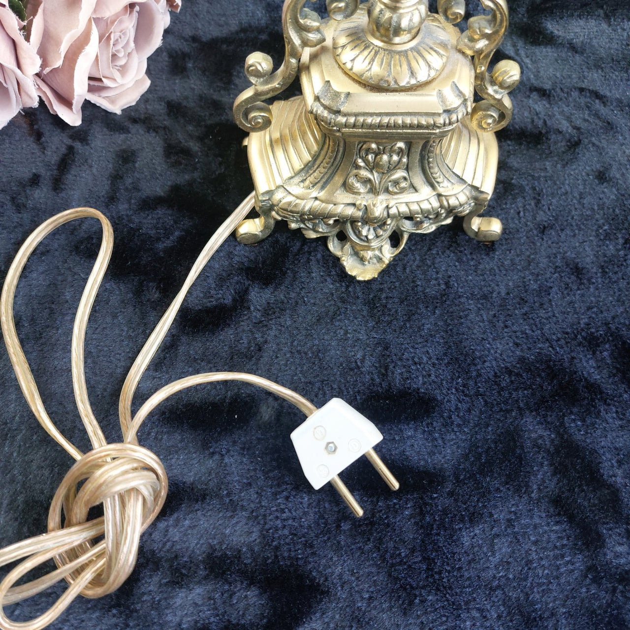 Stunning French Brass Table Lamp Ornate Rococo Base, Working, 18in Tall Heavy7