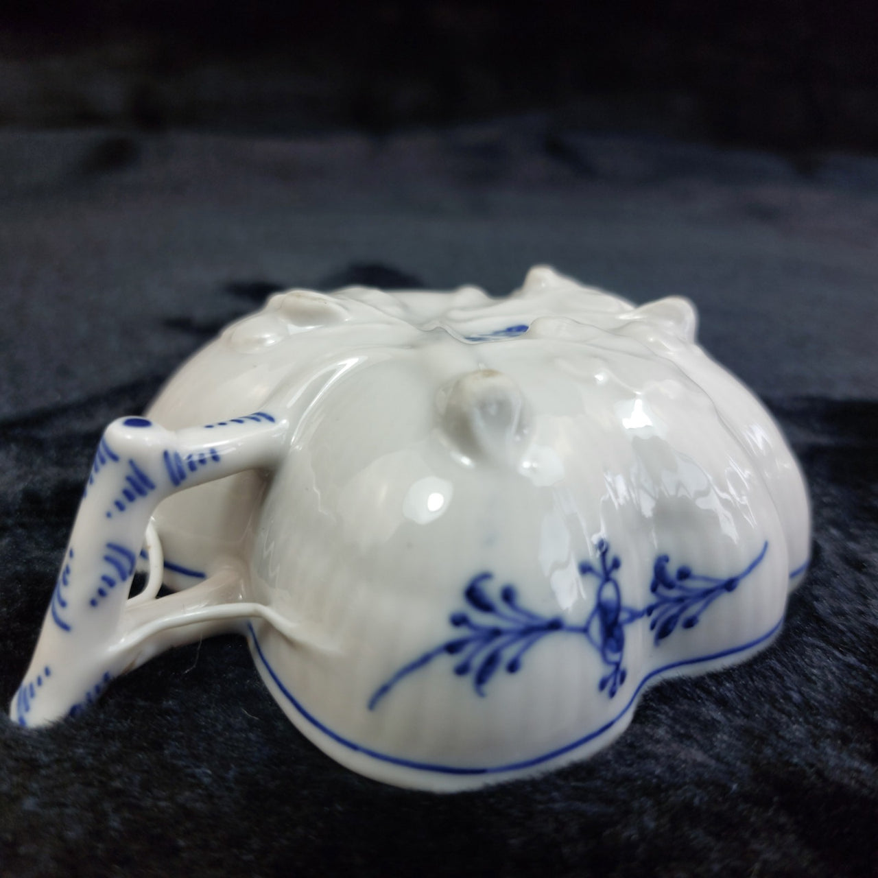 Antique 1870s Royal Copenhagen Blue Fluted Leaf Candy Dish Gold Edge 1st Quality6