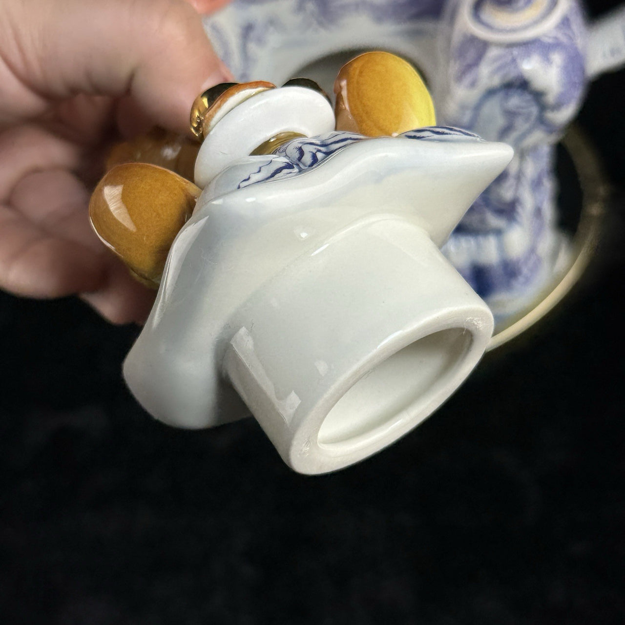 Ringtons Cardew Teatime Teapot Bear Armchair Blue Willow Design 5270/75009