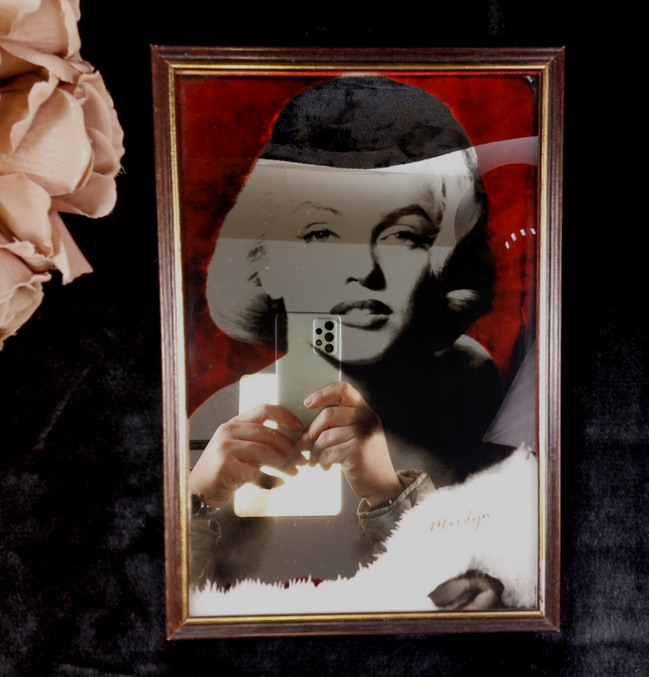 Marilyn Monroe Mirror Wall Art with Black and Red Accents 12.5" retro decor0