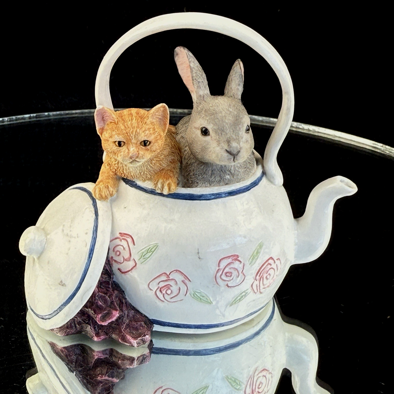 Border Fine Arts Studio "On The Farm" Figurine - Two Tea For Decor Handcrafted0
