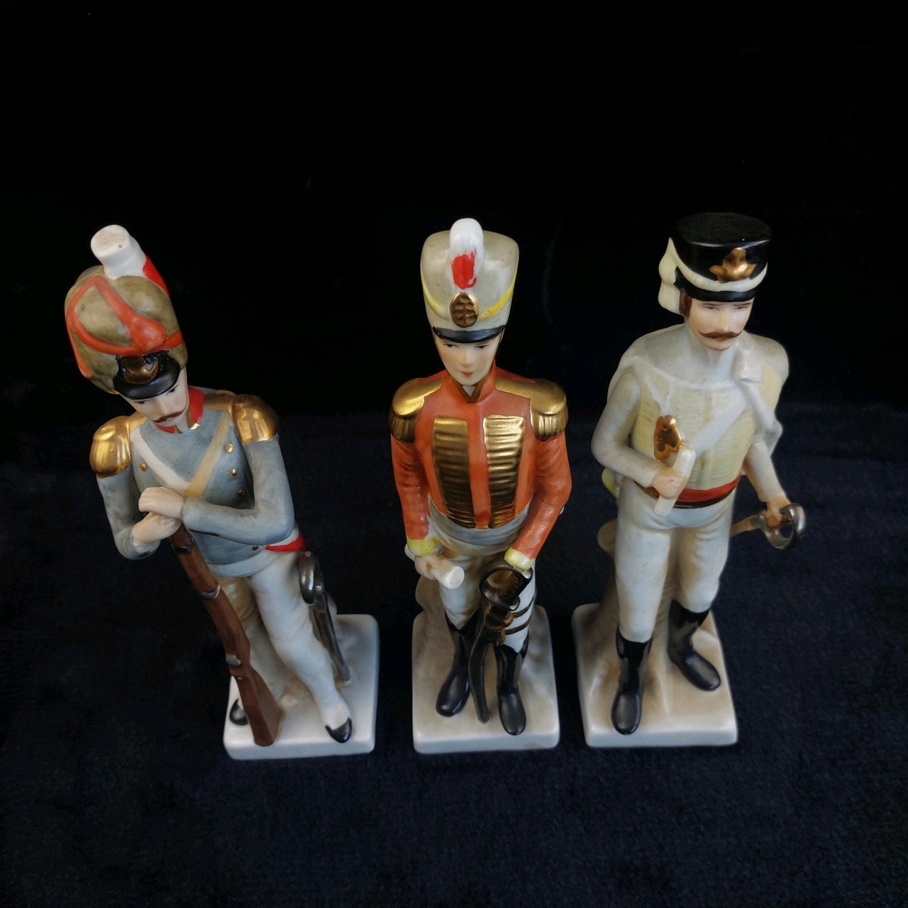 3Napco Military Porcelain Figurines Set Made in Sri Lanka Tall one hand broken2