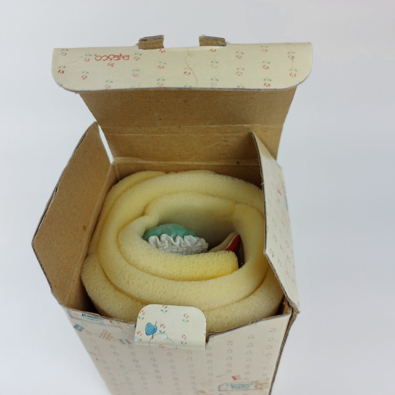Cherished Teddies Ella Love Grows 156329 Watering Can Bear Boxed 1995 kids decor20