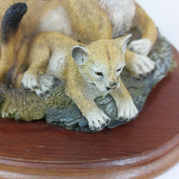 Thumbnail for The Leonardo Collection Figurine  “Lioness and Cubs” (1993) - 5