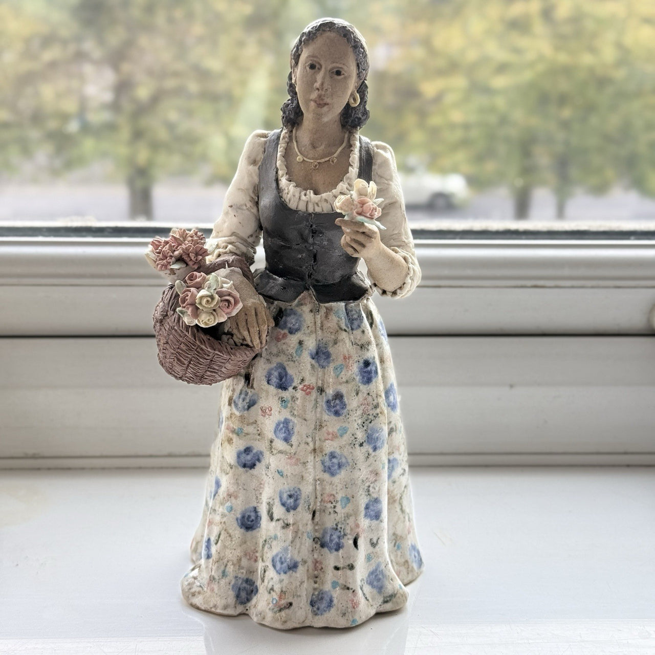 Rare Castagna Florence Figurine Flower Seller - Signed Italy see pics1