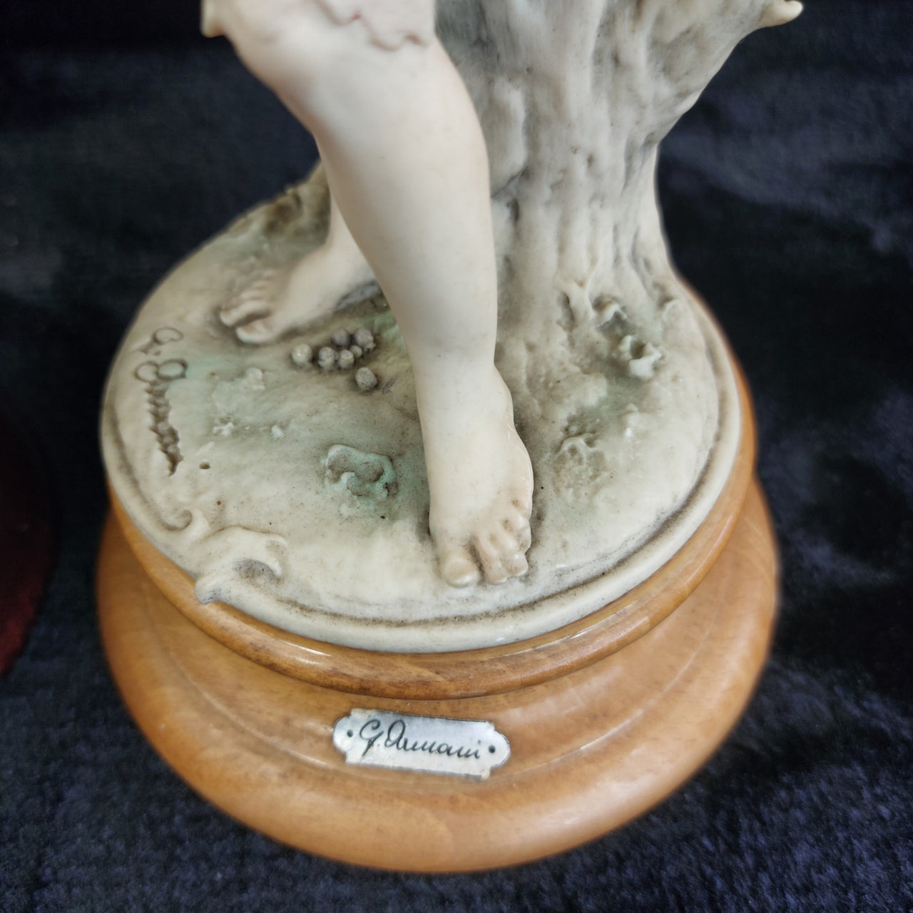 Capodimonte G Armani Boy & Girl Pair Figurines Signed  chipped Grapes   5