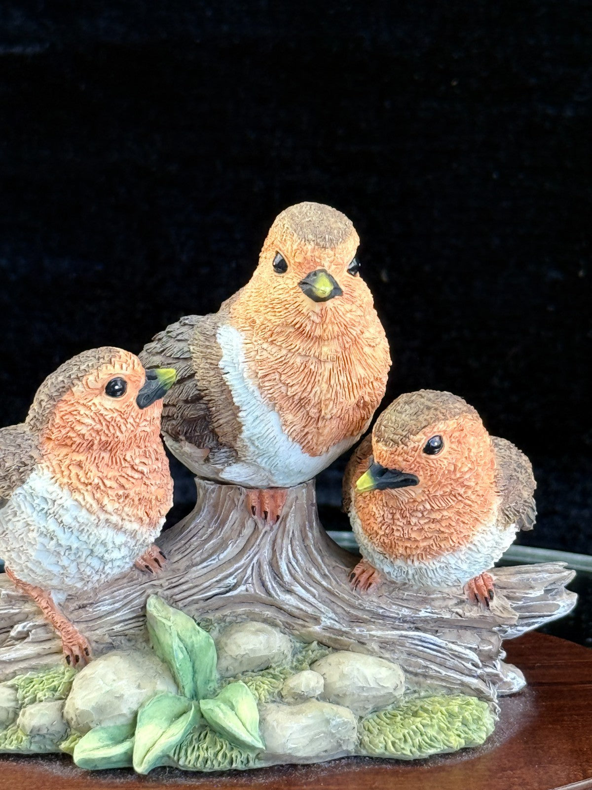 The Leonardo Collection "Nature Studies" Robins Figurine 1994 Porcelain decor4