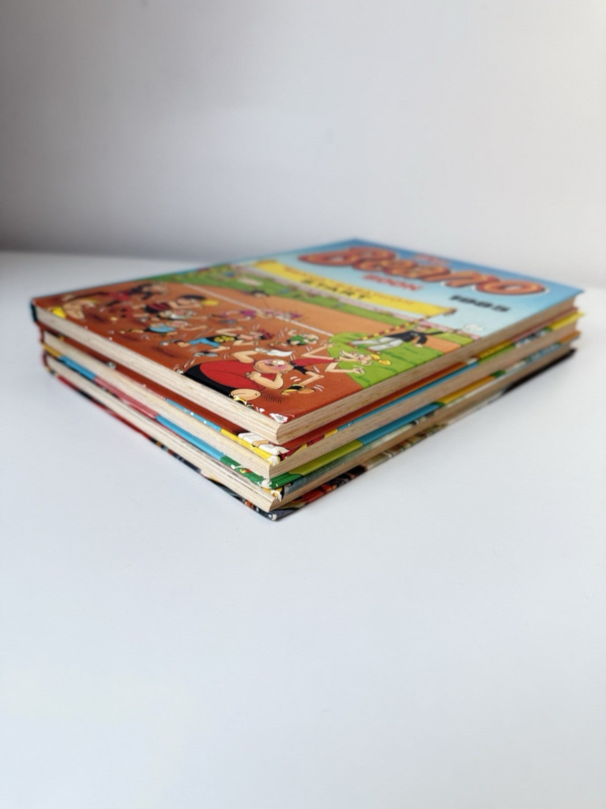 Beano Comic Hotspur Book Lot Classic Annuals UK DC Thompson Gift 1983-1985-19869