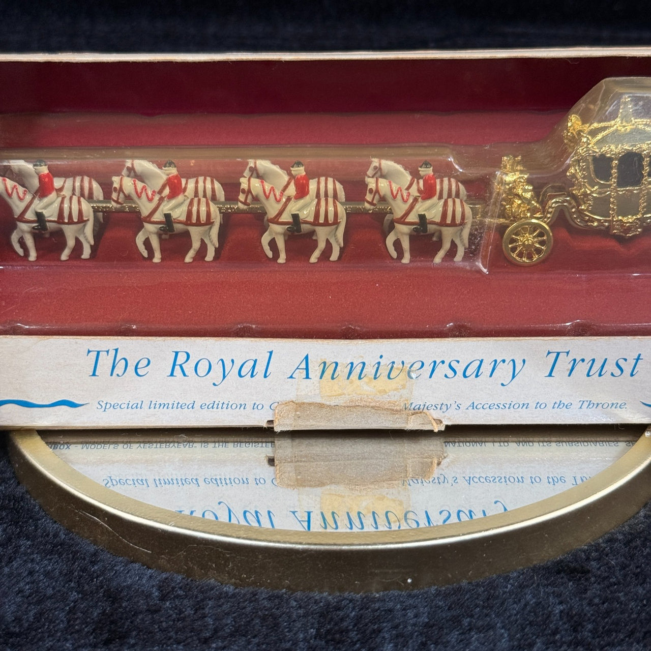 Royal Anniversary Trust State Gold Coach 40th Queen Jubilee Limited Edition Box11