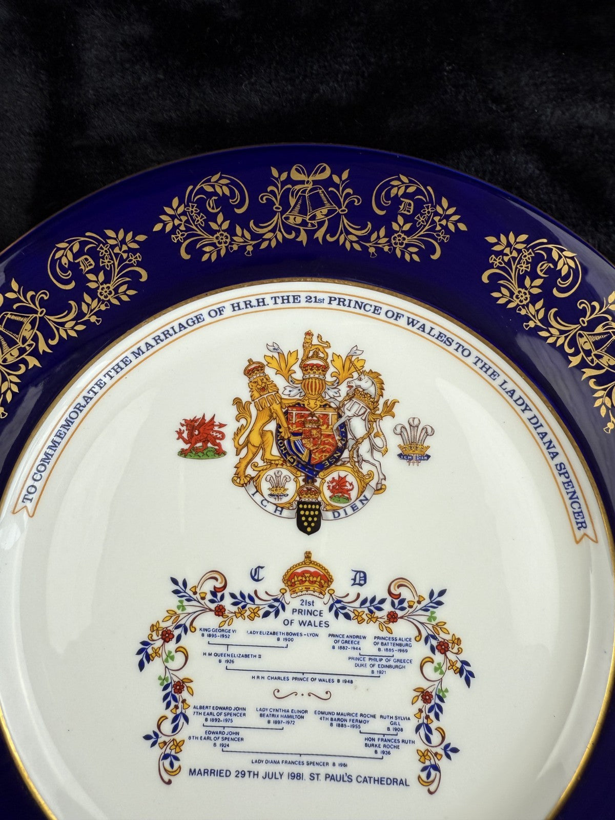Rare Aynsley Royal Commemorative Plate prince Charles & Diana Wedding 1981 Gilt 4