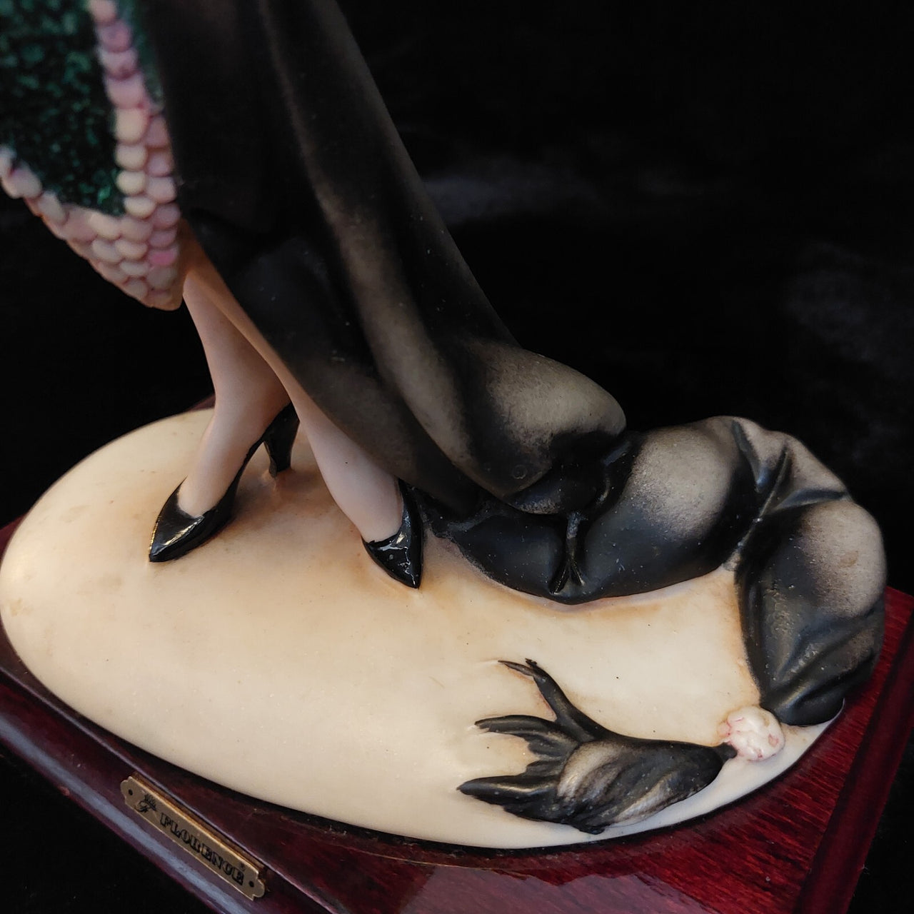 Elegant "Lady Reading" figurine Giuseppe Armani Florence Sculpture library decor16