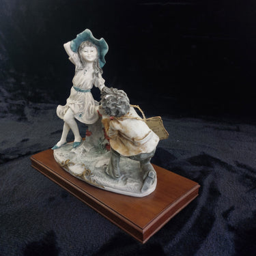 Giuseppe Armani Photographer Figurine 9.5