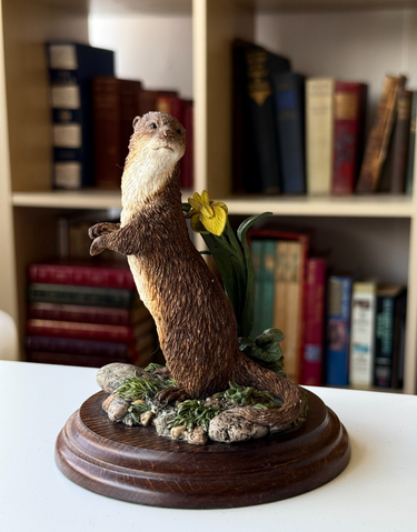 Royal Doulton Otter Figurine DA112 by K. Sherwin bookcase decor handmade resin0