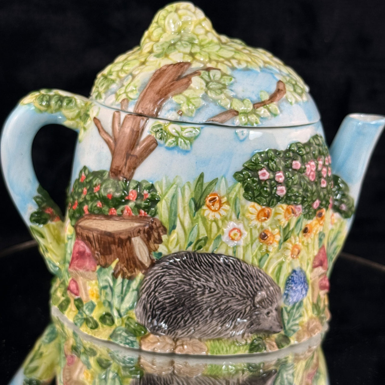 Annie Village Rowe Collectables Teapot Hedgehog Garden Scene 731g Hand Painted9