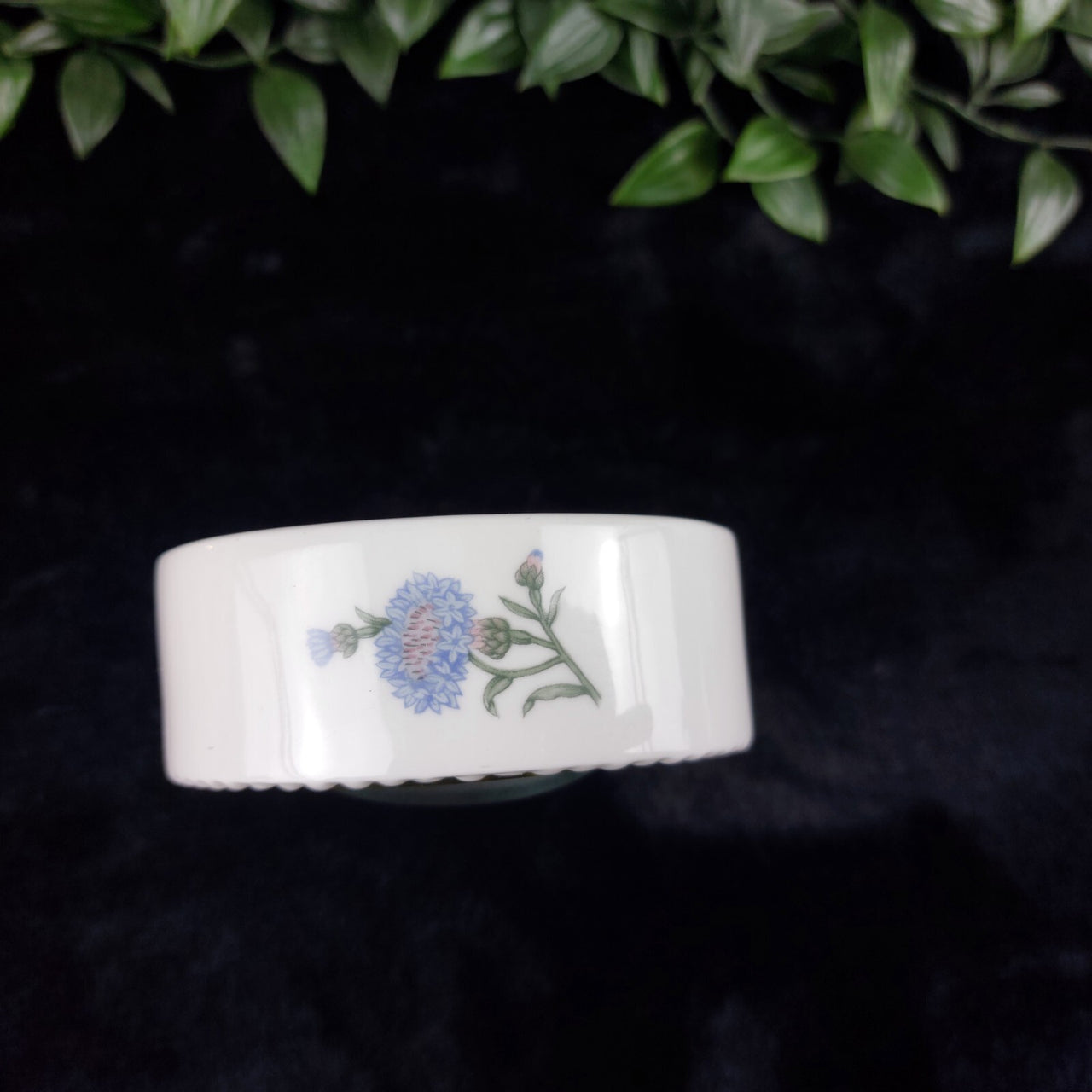 Aynsley Vintage "Wild Tudor" Fine Bone China Set - Clock, Vase & Ginger Jar Box9